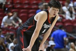 杨瀚森：打得好不好 看网上骂我的人多不多就知道了 要提高自己