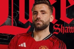 曼联祝卢克-肖30岁生日快乐，球员为红魔出战287场4球29助