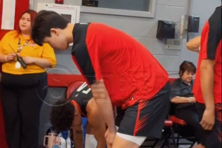 压力和动力并存📹️小吧现场直击杨瀚森通道热身💪