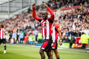 BBC记者：维萨向主帅重申离队意愿 今日未与布伦特福德队友训练