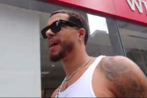 有个性！小迈克尔-波特给流浪汉100美元 结果被人家直接扔了