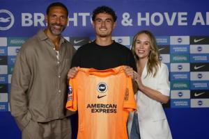 费迪南德的门将儿子与布莱顿签下首份职业合同，范德萨：加油！