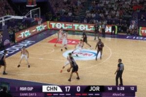 37岁塔克依然是约旦最有杀伤力的球员 中国队需要用联防去限制他