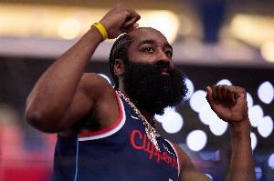 率队苦苦追分!哈登打满首节 7中4得13分2板1断&罚球5中5